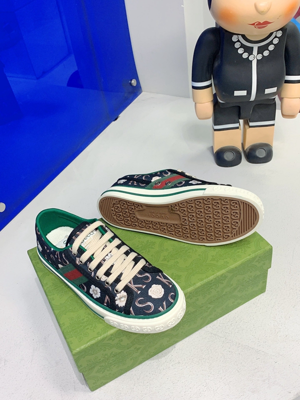グッチ靴角部分ディテール